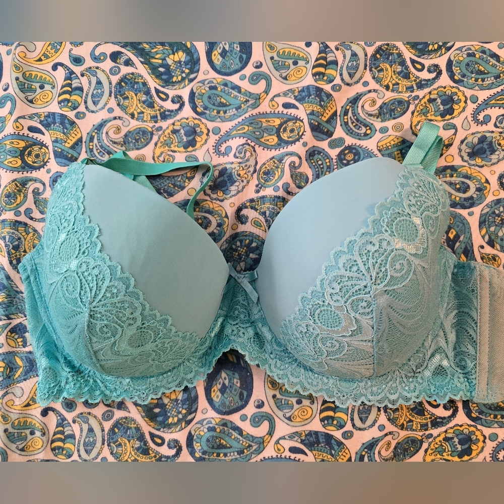 Under wire bra sz. 44 B.